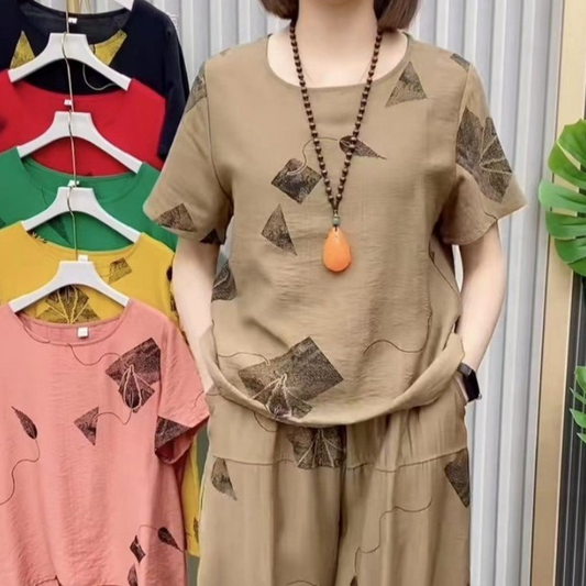 Women’s Printed Short-Sleeved Top & Cropped Pants Set  ✨👚👖